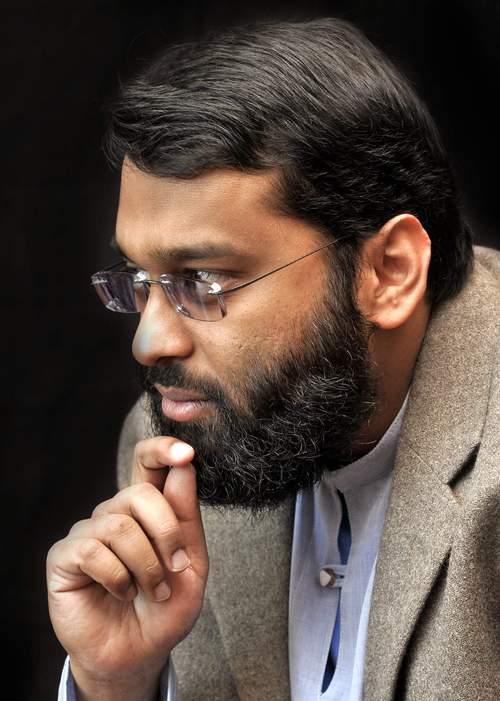 Evolution Debate between Sh. Yasir Qadhi and Usama Hasan